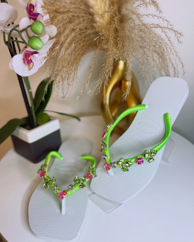 Havaianas customisées à la main – Strass & Made in Brazil