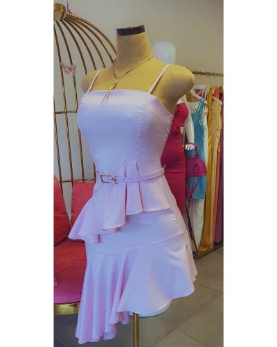 Robe asymétrique ceinturée rose et noire – Mode femme Guadeloupe Robe asymétrique ceinturée rose et noire – Mode femme Guadeloupe
