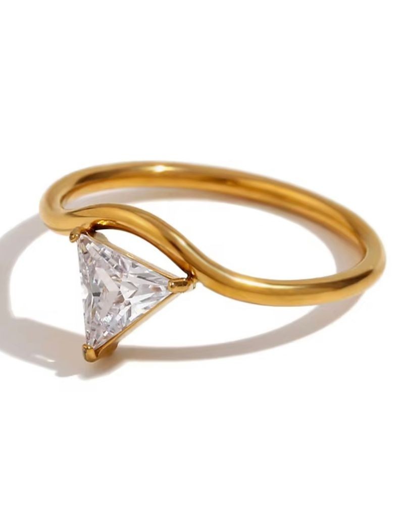 Bague Lyna dorée – Cristal triangulaire | Bijoux femme Guadeloupe
